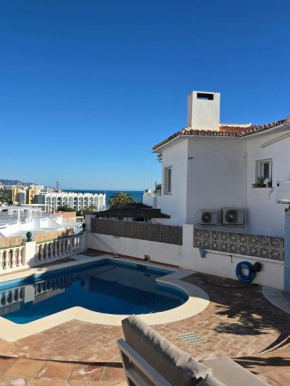 Private Beach Villa for 6 with Seaview, Pool & Terrace